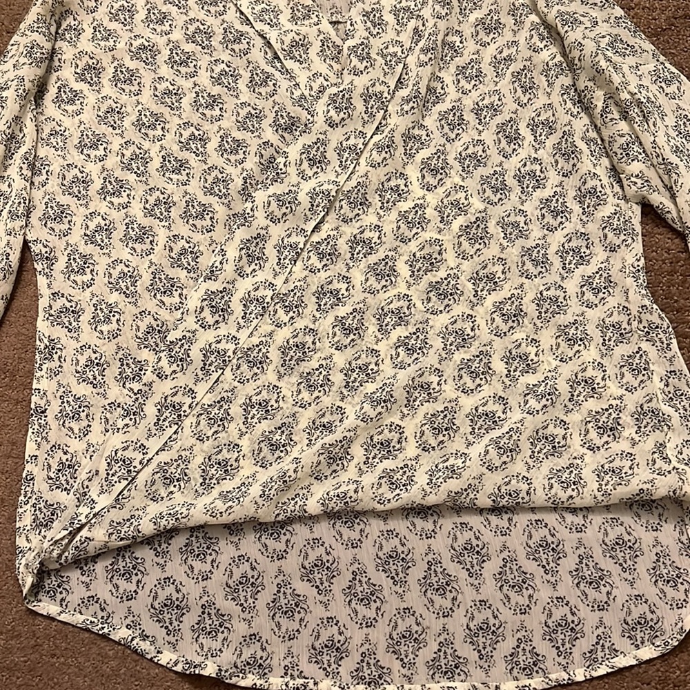 Ivory blouse - Picture 2 of 5